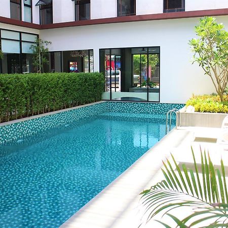 De Ninth Boutique Hotel & Spa 프놈펜 외부 사진